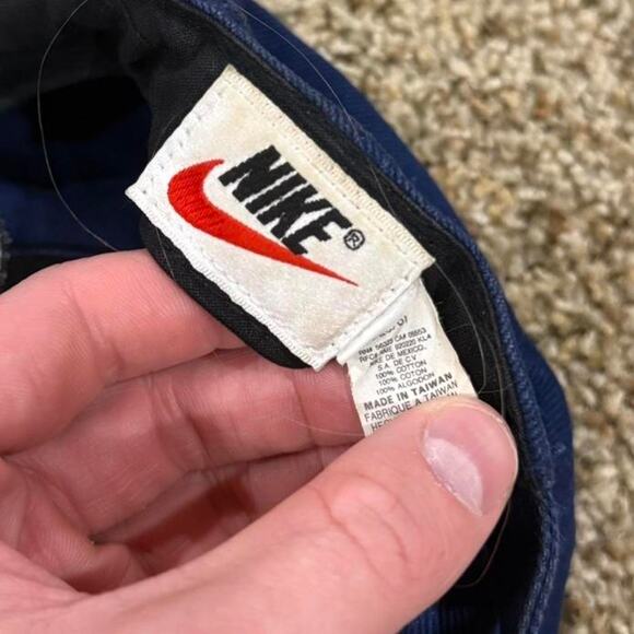 80s Nike Town USA Nike Swoosh Circle Logo Adjustable Strap-back Baseball Hat - Picture 6 of 7